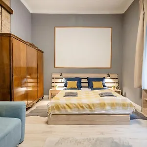 Urban Tranquillity By The Main Shopping Street Apartamento Budapest